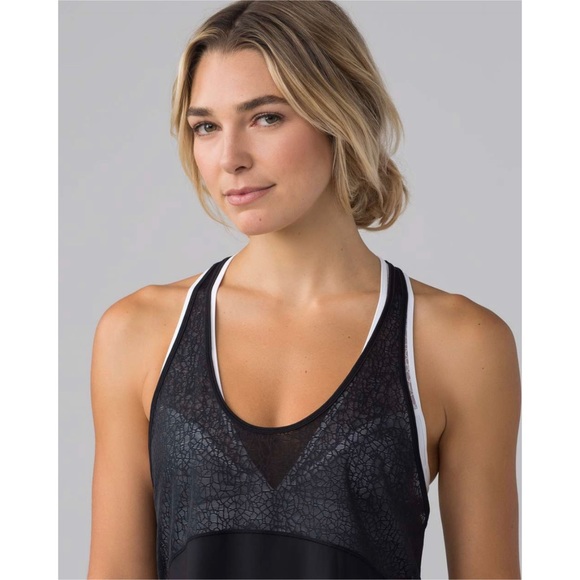Lululemon Twist & Train Tank in Black Mesh - Picture 2 of 15